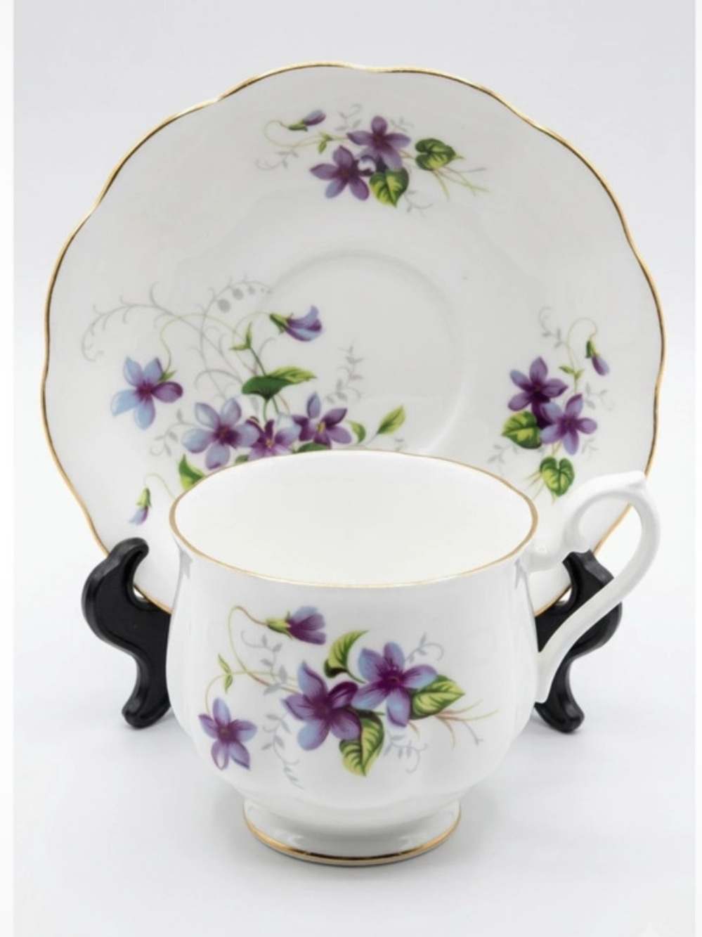 Vintage Royal Albert Sweet Violet 6 oz. Tea Cup and Saucer Set Gold Trim